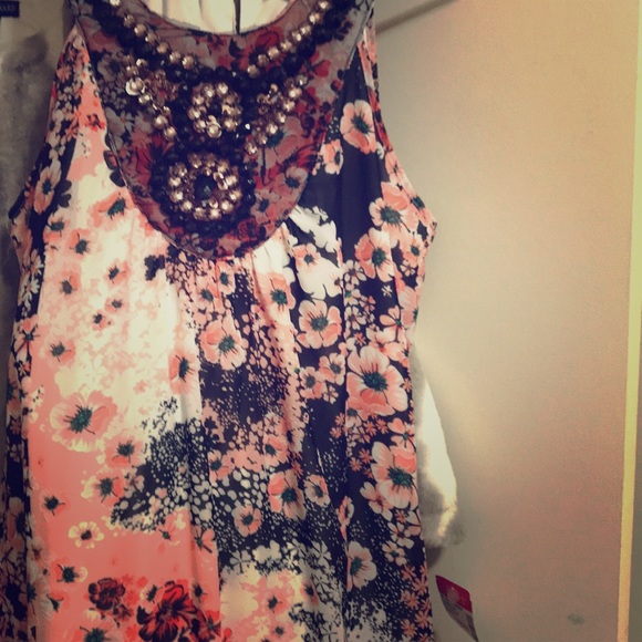 Sleeveless dress - Picture 1 of 3